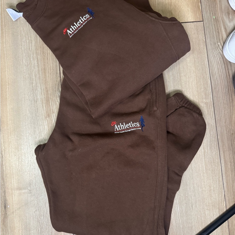 Nike Brown Athletic Sweat suit